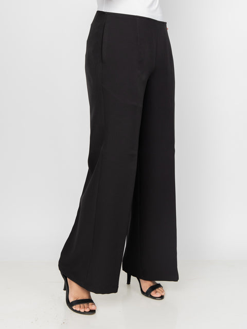 BLACK STRAIGHT FIT SEAMLESS PANTS